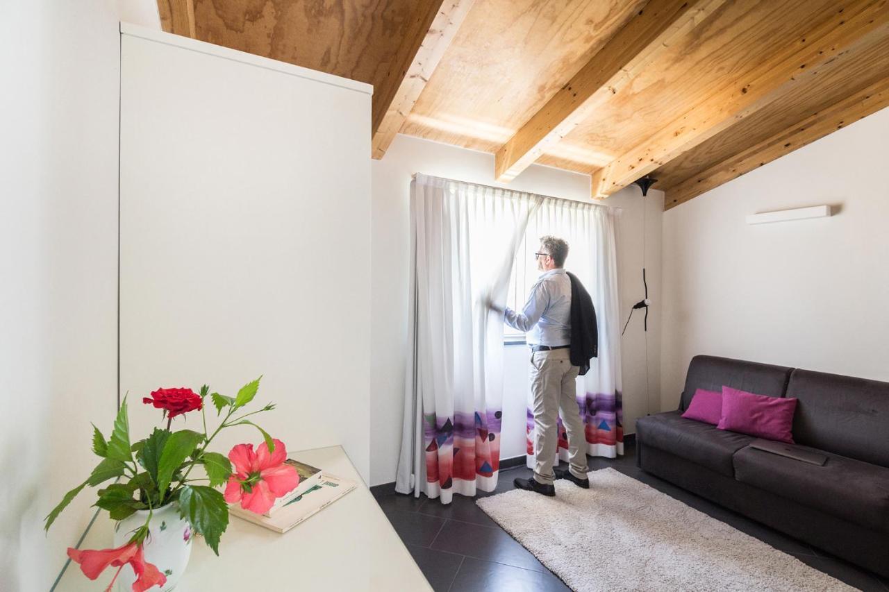 Foyer Rooms & Suites Affittacamere Cagliari Extérieur photo