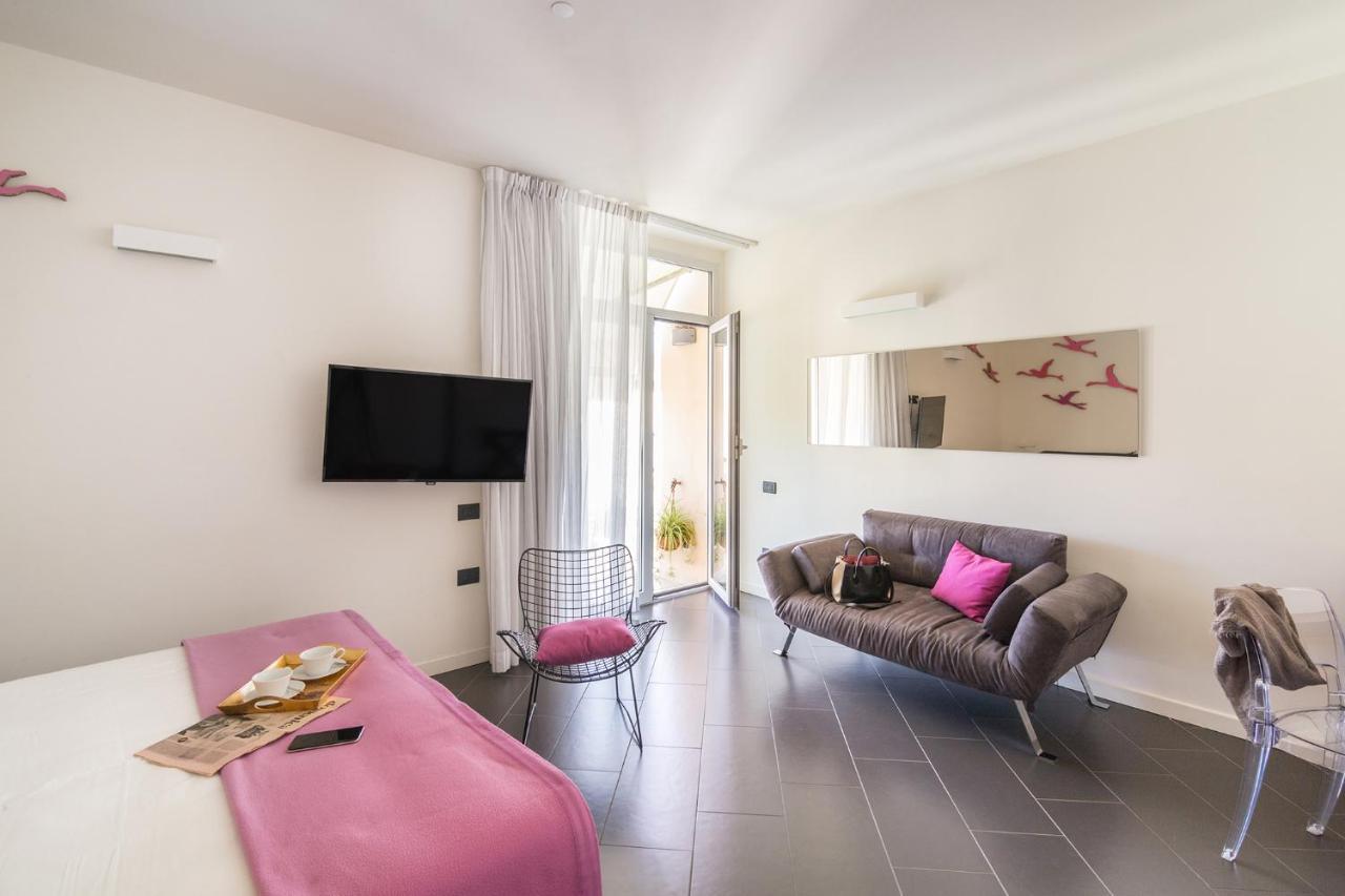 Foyer Rooms & Suites Affittacamere Cagliari Extérieur photo